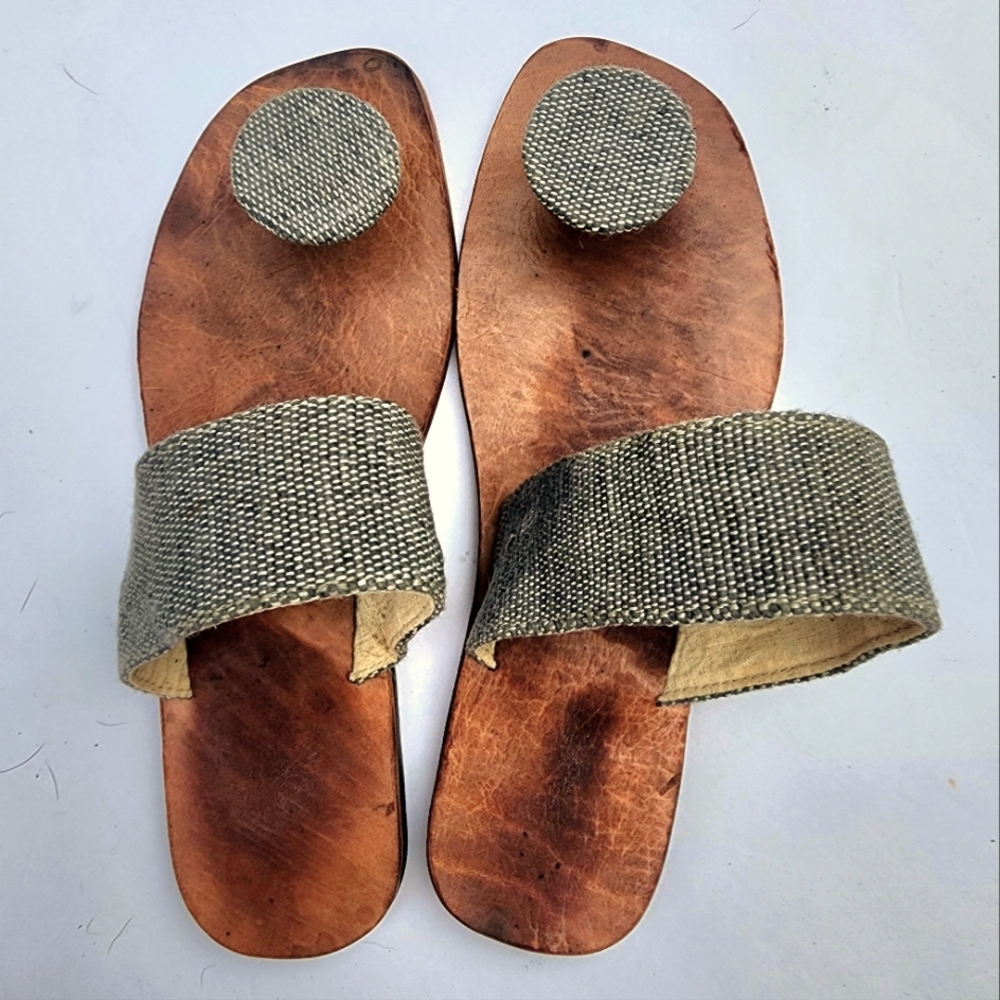 Unique Bali Peg-Toe Sandals NWOT Size 8